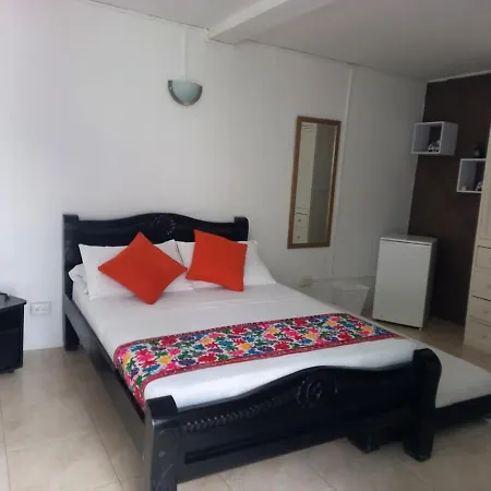 Plaza De La Trinidad 3*