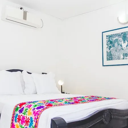Plaza De La Trinidad 3*