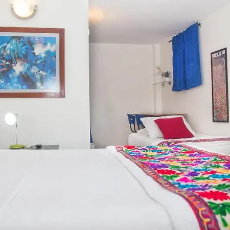 Plaza De La Trinidad 3*
