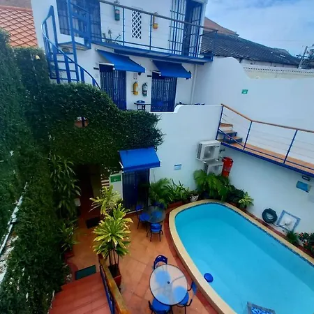 Plaza De La Trinidad 3*
