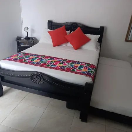 Plaza De La Trinidad Hotel