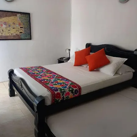 Plaza De La Trinidad Hotel