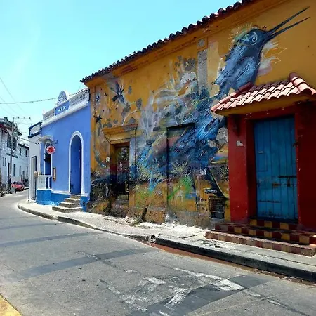 Plaza De La Trinidad 3*